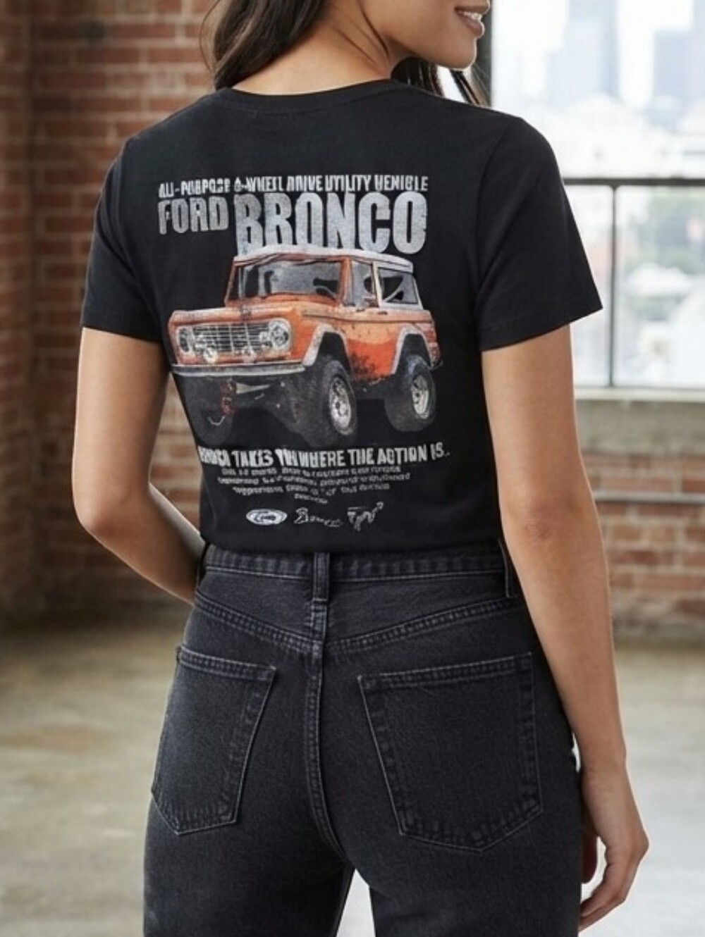 Official Ford Bronco Vintage Truck Black Graphic T-Shirt Small